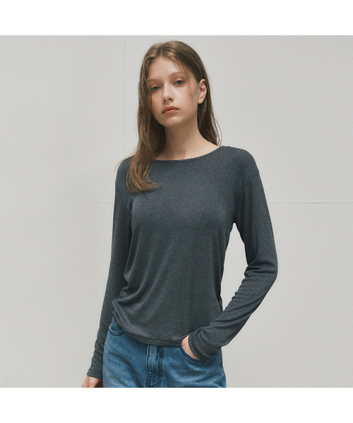 WEDNESDAYOASISFORWOMEN(ウェンズデー オアシス フォー ウーマン)の「フォーシーズンベーシックラウンドTシャツ_4COLOR(W25-TP39)(ニット/セーター・レディース・ホワイト/チャコール/Beige/ブラック・OS)」の3枚目の写真