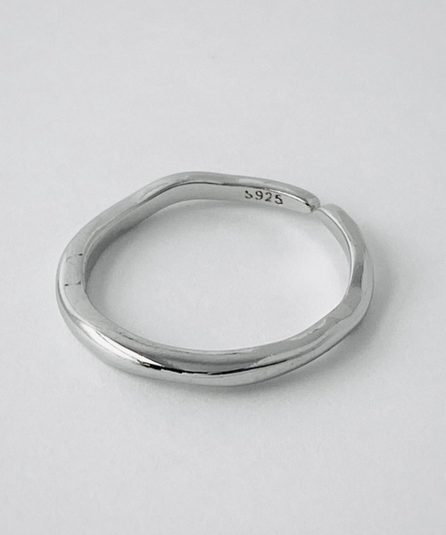 NOEL（ノエル）の「Narrow Slight Wave Ring #322（リング・レディース・シルバー・FREE）」の2枚目の写真
