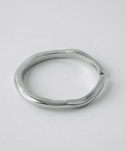 NOEL（ノエル）の「Narrow Slight Wave Ring #322（リング・レディース・シルバー・FREE）」の3枚目の写真