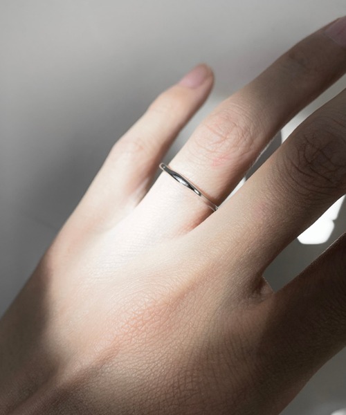 NOEL（ノエル）の「Narrow Slight Wave Ring #322（リング・レディース・シルバー・FREE）」の8枚目の写真