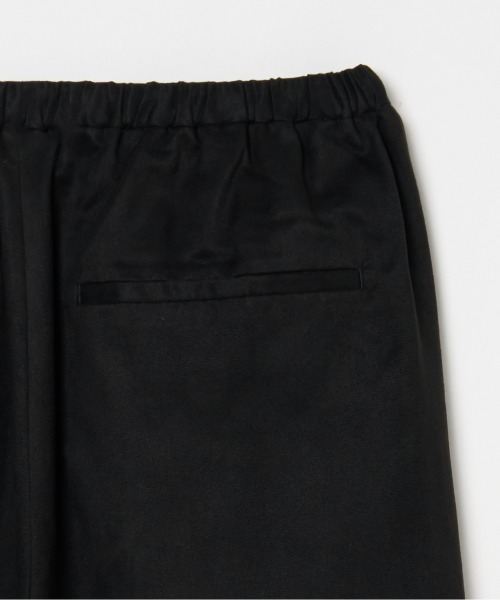 HELIOPOLE(エリオポール)の「SYNTHETIC SUEDE BARREL LEG TUCK PANTS / シンセティック スエード バレルレッグ タックパンツ(その他パンツ・レディース・キャメル/ブラック・36/38)」の6枚目の写真
