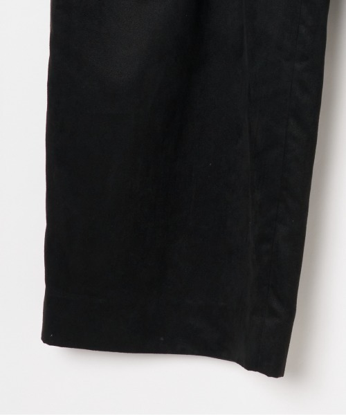 HELIOPOLE(エリオポール)の「SYNTHETIC SUEDE BARREL LEG TUCK PANTS / シンセティック スエード バレルレッグ タックパンツ(その他パンツ・レディース・キャメル/ブラック・36/38)」の7枚目の写真