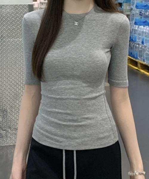 AMAJI(アマジ)の「クルーネック スリム 半袖Tシャツ(Tシャツ/カットソー・レディース・ライトピンク/グレー/ホワイト・SMALL/LARGE/MEDIUM/X-LARGE)」の5枚目の写真