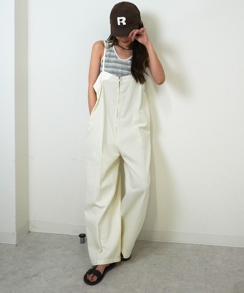 gossara(ゴサラ)の「【デニム素材だけど軽やか】デニムオールインワン(サロペット/オーバーオール・レディース・アイボリー/ブルー/ライトグレー・FREE)」の1枚目の写真