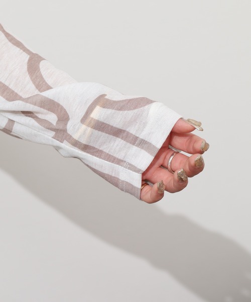 crossi（クロッシー）の「ニュアンスロゴ柄長袖カットソーロンT（Tシャツ/カットソー・レディース・ホワイト・MEDIUM/LARGE）」の12枚目の写真