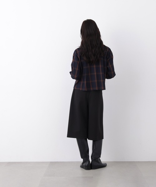 N.(N. Natural Beauty Basic)(エヌエヌナチュラルビューティーベーシック)の「チェックショートシャツ(シャツ/ブラウス・レディース・ベージュ系その他/ホワイト系その他/ネイビー系・フリ-)」の22枚目の写真