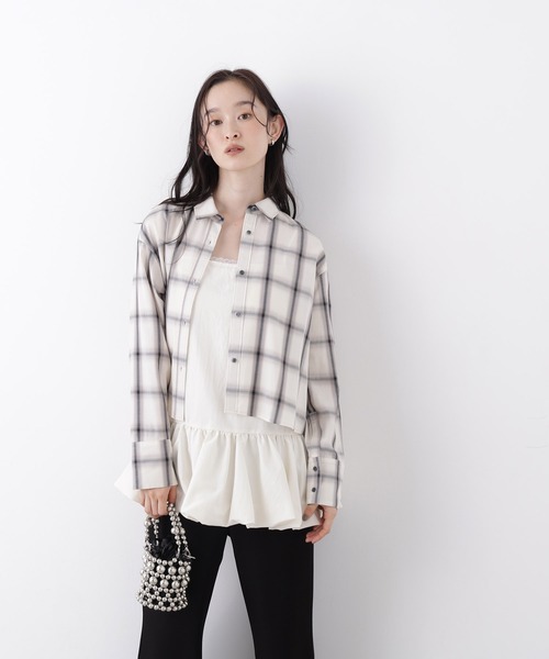 N.(N. Natural Beauty Basic)(エヌエヌナチュラルビューティーベーシック)の「チェックショートシャツ(シャツ/ブラウス・レディース・ベージュ系その他/ホワイト系その他/ネイビー系・フリ-)」の4枚目の写真