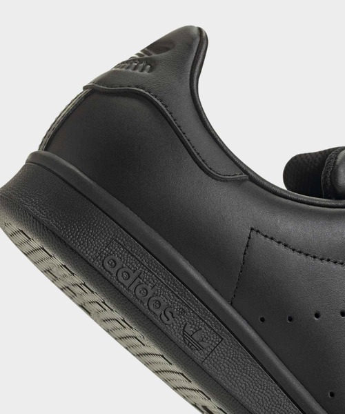 adidas（アディダス）の「スタンスミス [STAN SMITH]  アディダスオリジナルス / アディダスオリジナルス adidas Originals（スニーカー・メンズ・ブラック×ブラック・22.5cm/23.5cm/24.5cm/25.5cm/26.5cm/27.5cm/28.5cm/23.0cm/24.0cm/25.0cm/26.0cm/27.0cm/28.0cm/29.0cm/22.0cm）」の13枚目の写真