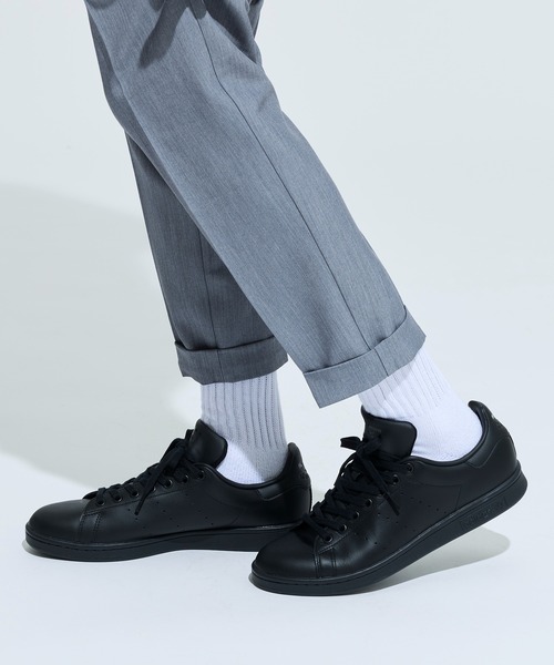 adidas（アディダス）の「スタンスミス [STAN SMITH]  アディダスオリジナルス / アディダスオリジナルス adidas Originals（スニーカー・メンズ・ブラック×ブラック・22.5cm/23.5cm/24.5cm/25.5cm/26.5cm/27.5cm/28.5cm/23.0cm/24.0cm/25.0cm/26.0cm/27.0cm/28.0cm/29.0cm/22.0cm）」の6枚目の写真