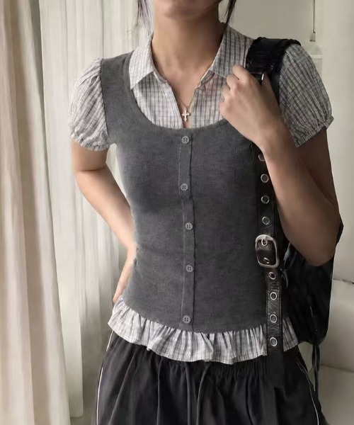 Achic(アシック)の「レイヤード風ストライプシャツドッキング半袖ニットトップス(Tシャツ/カットソー・レディース・ネイビー/グレー/ブラック・M)」の2枚目の写真