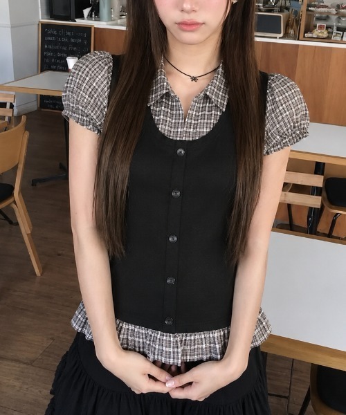 Achic(アシック)の「レイヤード風ストライプシャツドッキング半袖ニットトップス(Tシャツ/カットソー・レディース・ネイビー/グレー/ブラック・M)」の1枚目の写真