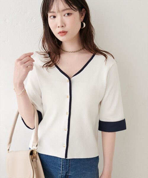natural couture(ナチュラルクチュール)の「袖口カフス付き配色Vネックカーデ(カーディガン/ボレロ・レディース・ネイビー/ベージュ/チャコールグレー/オフホワイト・FREE)」の13枚目の写真