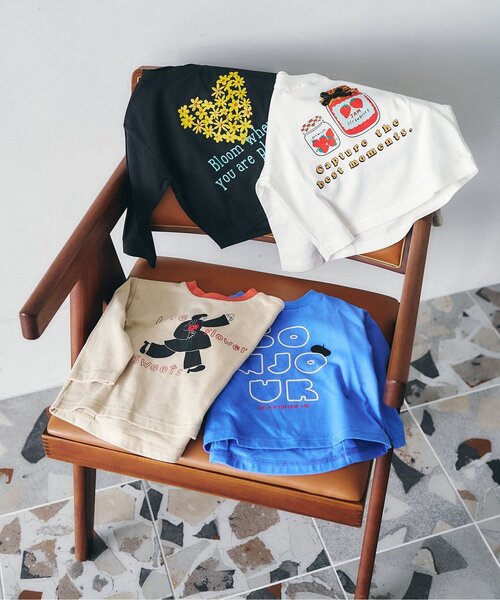 Seraph(セラフ)の「グラフィックデザインプリント長袖Tシャツ(Tシャツ/カットソー・キッズ・ベージュ/オフホワイト/ブラック/ブルー・130/80/110/100/90/140/120)」の5枚目の写真