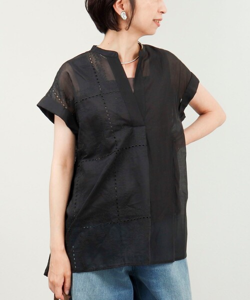 MICO COULIER（ミコクリエ）の「スクエア刺繍バンドカラーシャツ（シャツ/ブラウス・レディース・オフホワイト/ブラック・38）」の12枚目の写真