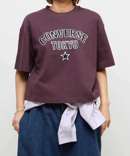 CONVERSE TOKYO(コンバーストウキョウ)の「EMBROIDERY ARCH LOGO SHORT T-SHIRT(Tシャツ/カットソー・レディース・チャコールグレー/グレー/ボルドー・FREE)」の3枚目の写真