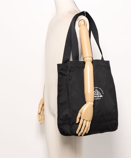 DAKINE(ダカイン)の「DAKINE RENOVATION TOTE 23L トートバッグ 【2026年秋冬モデル】/ダカインナイロントートバッグ(トートバッグ・メンズ・ブラック/ブルー系その他・FREE)」の3枚目の写真