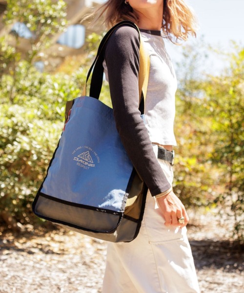 DAKINE(ダカイン)の「DAKINE RENOVATION TOTE 23L トートバッグ 【2026年秋冬モデル】/ダカインナイロントートバッグ(トートバッグ・メンズ・ブラック/ブルー系その他・FREE)」の6枚目の写真