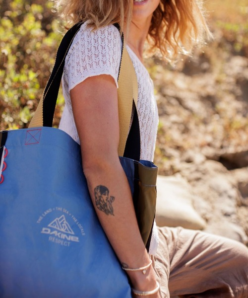 DAKINE(ダカイン)の「DAKINE RENOVATION TOTE 23L トートバッグ 【2026年秋冬モデル】/ダカインナイロントートバッグ(トートバッグ・メンズ・ブラック/ブルー系その他・FREE)」の7枚目の写真