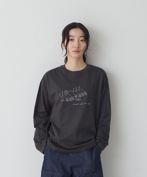 conges payes ADIEU TRISTESSE(コンジェ ペイエ アデュートリステス)の「《ナガノチサトさんコラボ》ロングスリーブTシャツ(Tシャツ/カットソー・レディース・オフホワイト/チャコールグレー/グレー・FREE)」の13枚目の写真