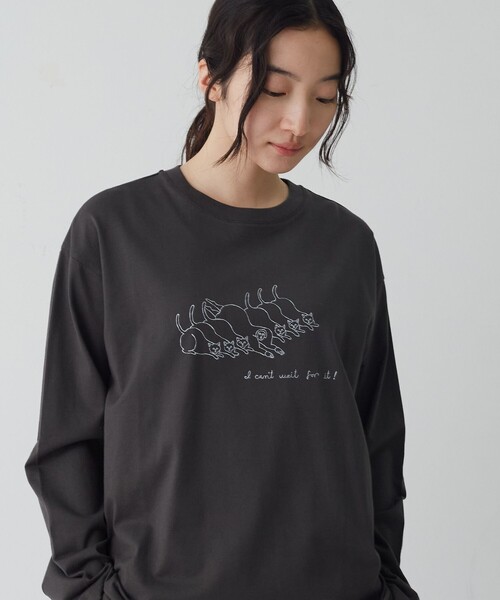 conges payes ADIEU TRISTESSE(コンジェ ペイエ アデュートリステス)の「《ナガノチサトさんコラボ》ロングスリーブTシャツ(Tシャツ/カットソー・レディース・オフホワイト/チャコールグレー/グレー・FREE)」の17枚目の写真