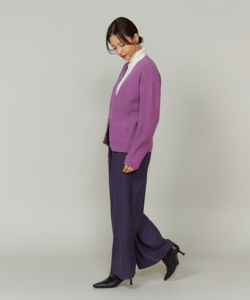 LE SOUK(ルスーク)の「アルパカブレンドVネックカーディガン【アンサンブル対応】(カーディガン/ボレロ・レディース・ネイビー/オフホワイト/パープル/ミント・フリー)」の7枚目の写真
