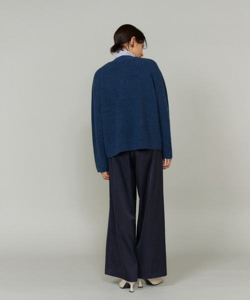 LE SOUK(ルスーク)の「アルパカブレンドVネックカーディガン【アンサンブル対応】(カーディガン/ボレロ・レディース・ネイビー/オフホワイト/パープル/ミント・フリー)」の14枚目の写真
