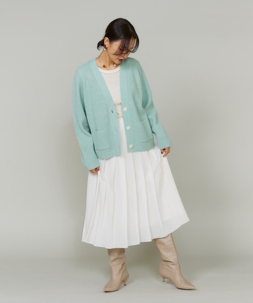 LE SOUK(ルスーク)の「アルパカブレンドVネックカーディガン【アンサンブル対応】(カーディガン/ボレロ・レディース・ネイビー/オフホワイト/パープル/ミント・フリー)」の16枚目の写真