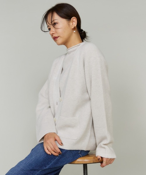 LE SOUK(ルスーク)の「アルパカブレンドVネックカーディガン【アンサンブル対応】(カーディガン/ボレロ・レディース・ネイビー/オフホワイト/パープル/ミント・フリー)」の22枚目の写真