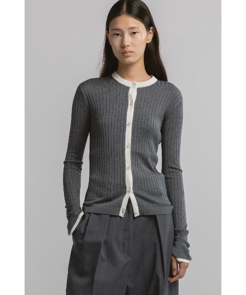 CINOH（チノ）の「SILK CARDIGAN（カーディガン/ボレロ・レディース・ブラック/グレー・36）」の2枚目の写真