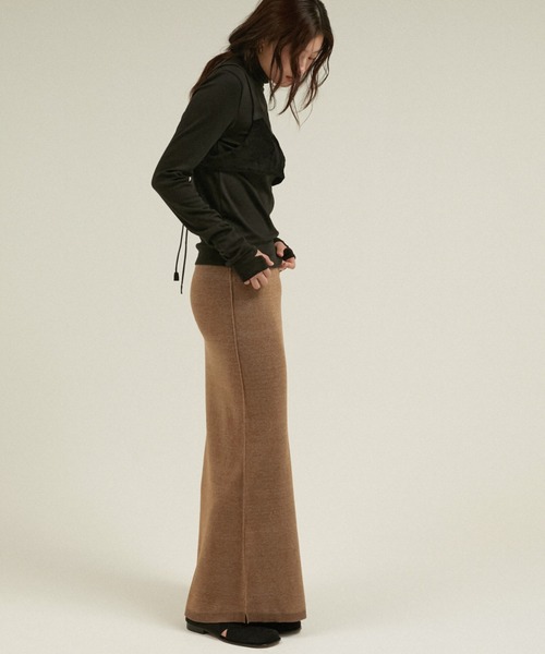 LA PEAU DE GEM(ラポドゥジェム)の「シルエットニットスカート / 【 LA PEAU DE GEM 】 silhouette knit skirt(スカート・レディース・チャコールグレー/キャメル・SMALL/MEDIUM)」の4枚目の写真