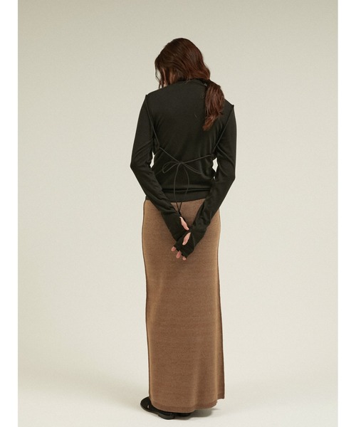 LA PEAU DE GEM(ラポドゥジェム)の「シルエットニットスカート / 【 LA PEAU DE GEM 】 silhouette knit skirt(スカート・レディース・チャコールグレー/キャメル・SMALL/MEDIUM)」の3枚目の写真