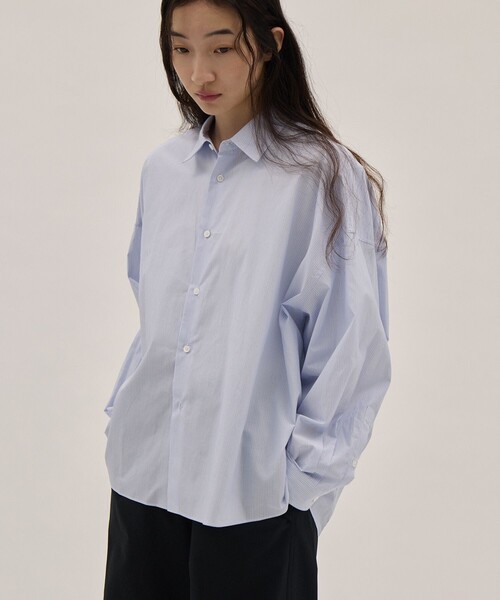 ATON(エイトン)の「【ATON】GIZA COMPACT STRIPE OVERSIZED SHIRTS/ギザコンパクト ストライプ オーバーサイズシャツ(シャツ/ブラウス・レディース・ブルー/ピンク・2)」の2枚目の写真