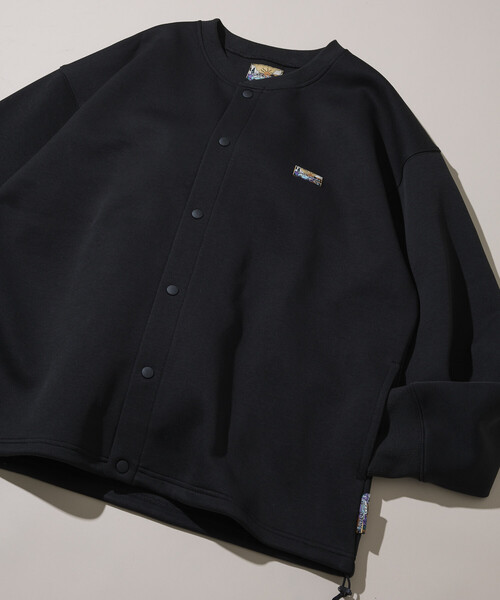 FREAK'S STORE(フリークスストア)の「リラックスフィット ダンボール ワンポイントロゴ スウェット スナップカーディガン(カーディガン/ボレロ・メンズ・ライトグレー/チャコールグレー/ベージュ/オリーブ/ブラック・SMALL/MEDIUM/LARGE)」の19枚目の写真