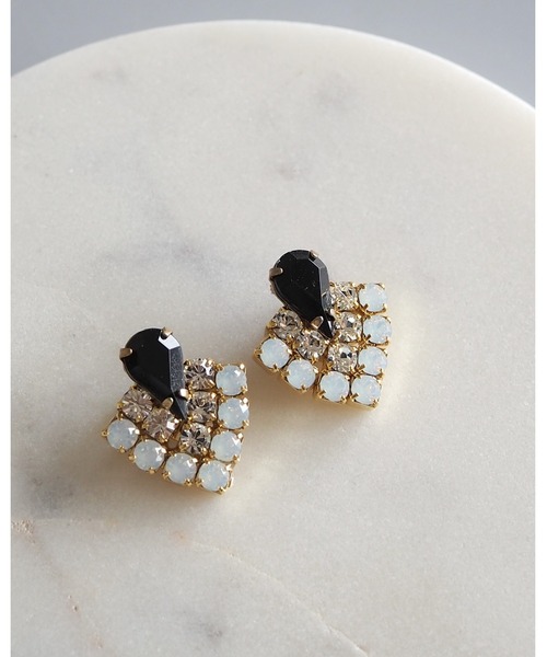 tone(トーン)の「【kanade】ブラックビジューピアス(MA)(ピアス(両耳用)・レディース・ブラック・FREE)」の2枚目の写真