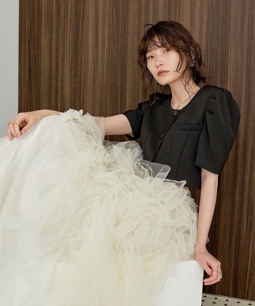 Kana(カナ)の「ボリュームフリルチュールセットアップドレス パーティー 結婚式 お呼ばれ オケージョン デイリー(ドレス・レディース・ホワイト×ブラック/ブラック/ライトブルー・M)」の1枚目の写真