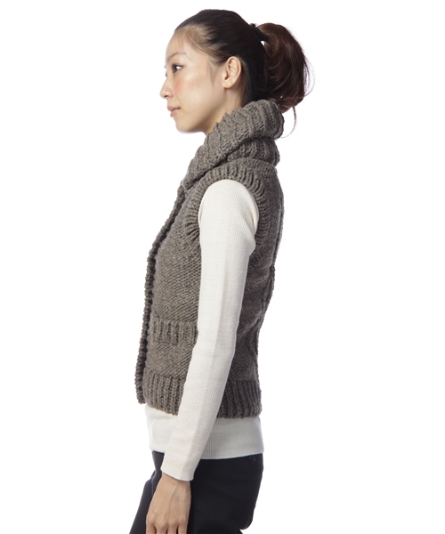 green label relaxing(グリーンレーベルリラクシング)の「GC W HAND KNIT ベスト(ベスト・レディース・ベージュ/ピンク/ライトグレー・フリー)」の4枚目の写真