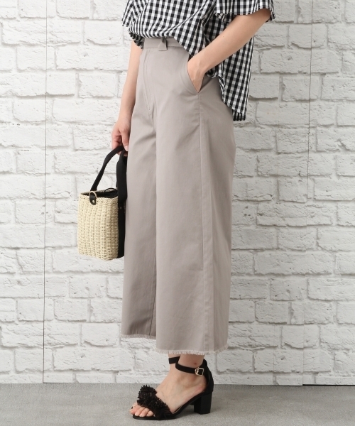 LEPSIM（レプシィム）の「チノワイドクロプドパンツ　761605（チノパンツ・レディース・ベージュ/グレー/ブラック・SMALL/LARGE/MEDIUM）」の2枚目の写真