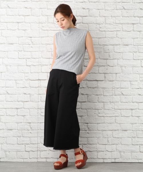 LEPSIM（レプシィム）の「チノワイドクロプドパンツ　761605（チノパンツ・レディース・ベージュ/グレー/ブラック・SMALL/LARGE/MEDIUM）」の11枚目の写真