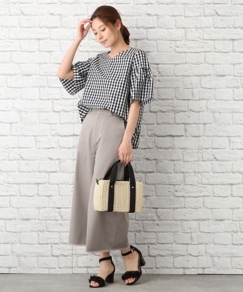 LEPSIM（レプシィム）の「チノワイドクロプドパンツ　761605（チノパンツ・レディース・ベージュ/グレー/ブラック・SMALL/LARGE/MEDIUM）」の12枚目の写真