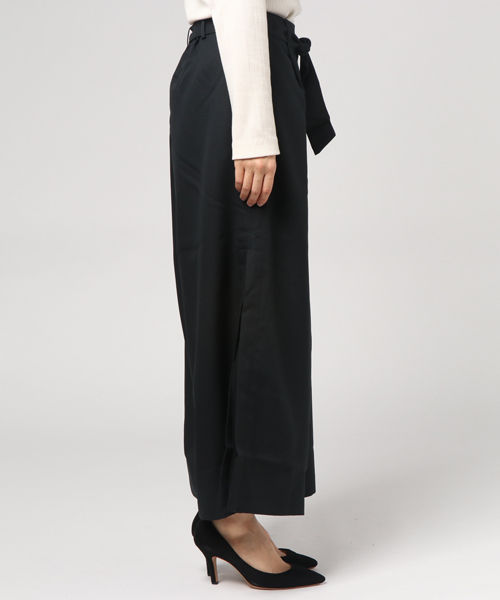 GeeRA(ジーラ)の「ベルト付サイドプリーツ使いワイドパンツ(その他パンツ・レディース・ブラック/オレンジ・MEDIUM/LARGE/X-LARGE)」の7枚目の写真