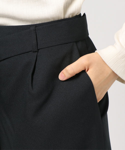 GeeRA(ジーラ)の「ベルト付サイドプリーツ使いワイドパンツ(その他パンツ・レディース・ブラック/オレンジ・MEDIUM/LARGE/X-LARGE)」の5枚目の写真