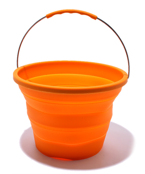 bpr BEAMS(ビーピーアール ビームス )の「△Wacky Prasticals / Pack-Away BUCKET(折りたたみバケツ)(ランドリーグッズ・メンズ・ブラック/ピンク/オレンジ系その他・ONE SIZE)」の3枚目の写真