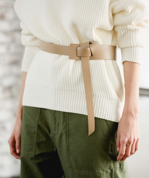 A part by(アパートバイ)の「レザーサッシュワイドベルト 781633(ベルト・レディース・ブラック/ベージュ・FREE)」の2枚目の写真