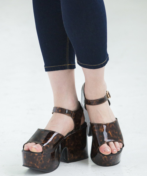 WEGO（ウィゴー）の「WEGO/厚底サンダル（サンダル・レディース・シルバー/ブラック/その他2/その他1/ホワイト/その他3・MEDIUM/LARGE）」の6枚目の写真