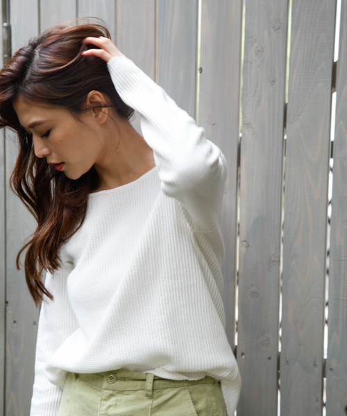 BAYFLOW(ベイフロー)の「ボートネックワッフルプルオーバー(Tシャツ/カットソー・レディース・オフホワイト/イエロー/バイオレット/チャコール・SMALL/MEDIUM)」の8枚目の写真