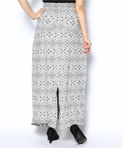 laule'a sunny side store（ラウレアサニーサイドストア）の「ノルディック柄ロングスカート（スカート・レディース・グレー/ネイビー・FREE）」の4枚目の写真