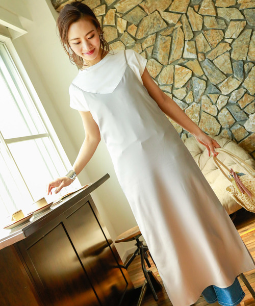 BAYFLOW（ベイフロー）の「スリットキャミワンピース（ワンピース・レディース・ブラック/ベージュ/ピンク/ブルー・SMALL/MEDIUM）」の3枚目の写真