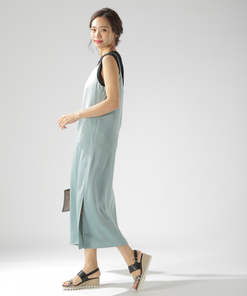 BAYFLOW（ベイフロー）の「スリットキャミワンピース（ワンピース・レディース・ブラック/ベージュ/ピンク/ブルー・SMALL/MEDIUM）」の16枚目の写真