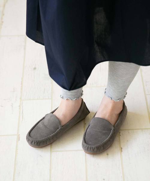 mooimooi（モーイモーイ）の「ラウンドトゥ スマート シンプル モカシンシューズ（モカシン/デッキシューズ・レディース・ベージュ/ブラック/ダークブラウン/チャコールグレー/ブラック系その他/キャメル/ベージュ系その他/ベージュ系その他2/チェック/ベージュ系その他3/グレイッシュベージュ/ブラック系その他3/ブラック系その他2・LL/3L/S/M/L/XS）」の6枚目の写真