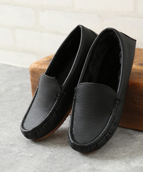 mooimooi（モーイモーイ）の「ラウンドトゥ スマート シンプル モカシンシューズ（モカシン/デッキシューズ・レディース・ベージュ/ブラック/ダークブラウン/チャコールグレー/ブラック系その他/キャメル/ベージュ系その他/ベージュ系その他2/チェック/ベージュ系その他3/グレイッシュベージュ/ブラック系その他3/ブラック系その他2・LL/3L/S/M/L/XS）」の4枚目の写真